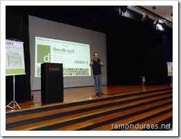 Ramon Durães palestrando na abertura DevBrasil Summit 2013 na FIAP em São Paulo